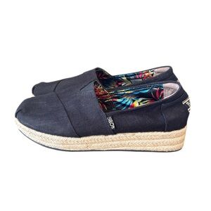 Bobs from Skecher Black Canvas Espadrille Memory Foam Wedge Heel Size 7